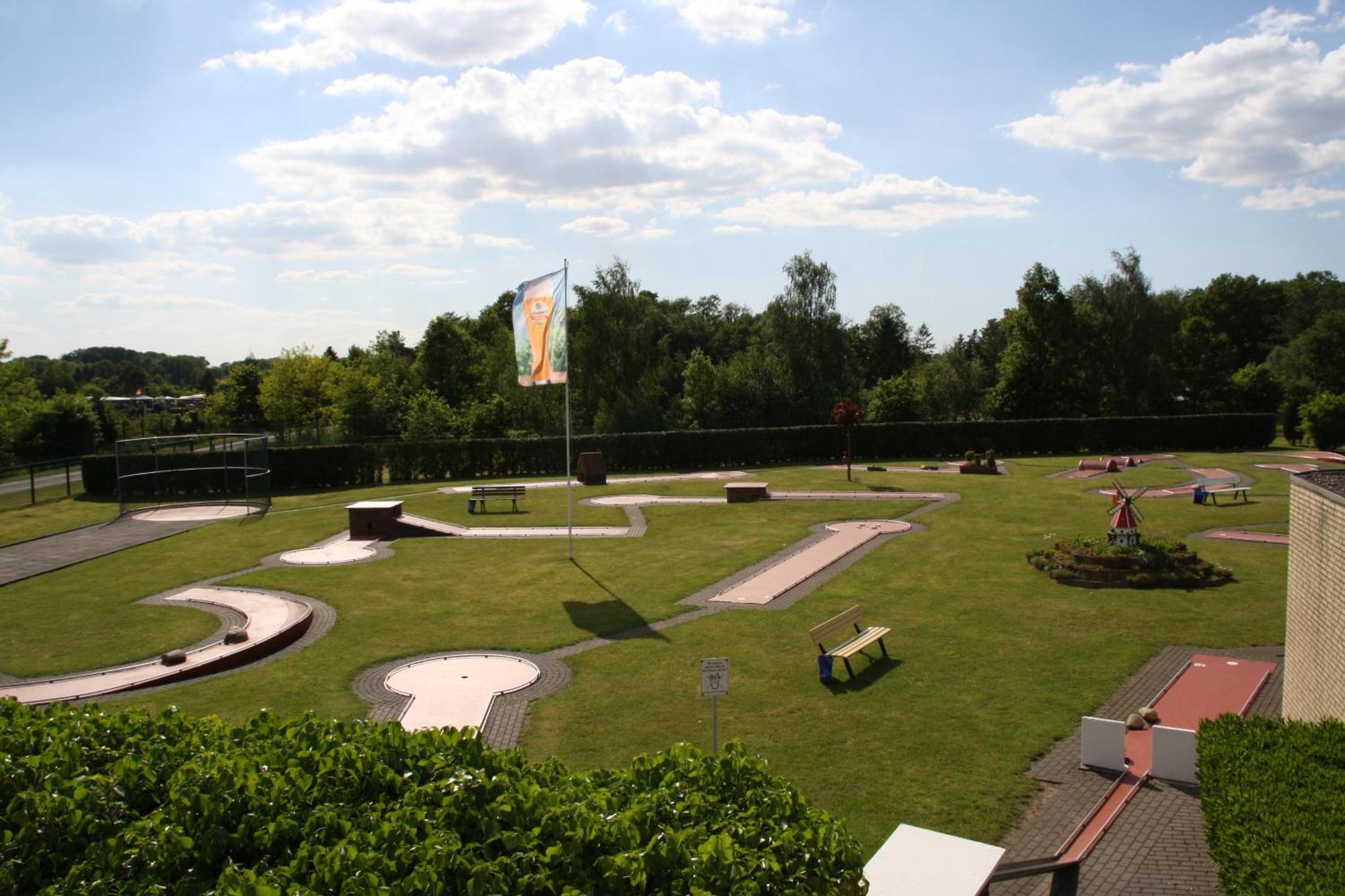 Hotel Pension / Gaststaette Zum Minigolfplatz Versmold Exterior foto